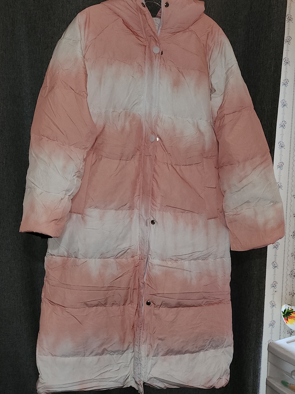 NWOT. Women’s Long Hooded Puffer Duck Down Filled Coat - Pink & White